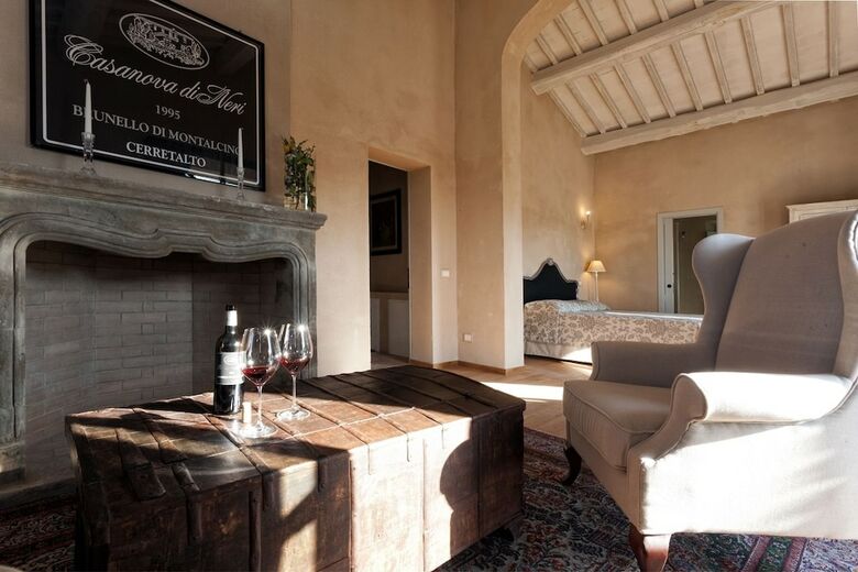Agroturismo Casanova Di Neri Relais