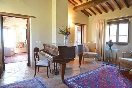 Monterchi Villa Sleeps 8 Pool Air Con Wifi