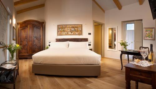 Hostal Borgese Camere E Suites