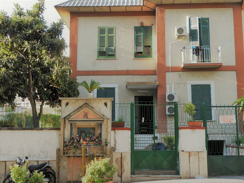 Naples Experience Backpackers Hostel