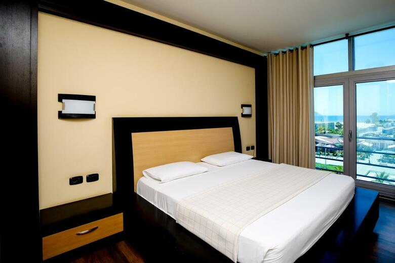 Hotel Vlora International