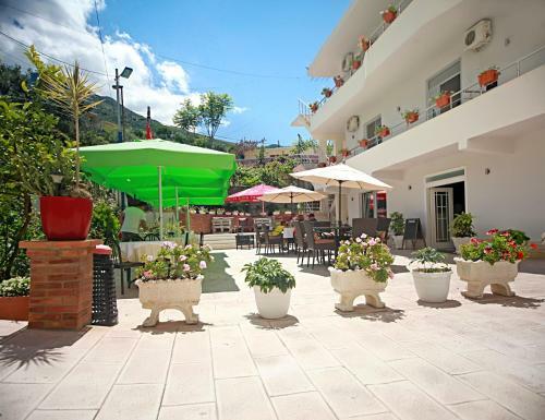 Hostal Hotel Nika