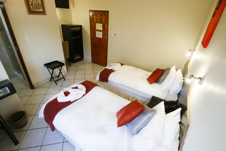 Elephant Lake Hotel