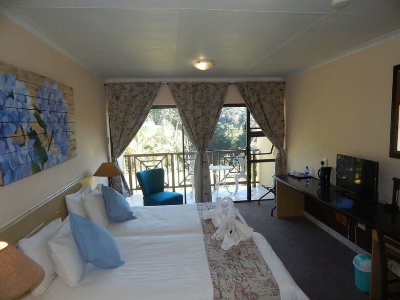 Elephant Lake Hotel