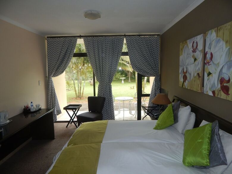 Elephant Lake Hotel