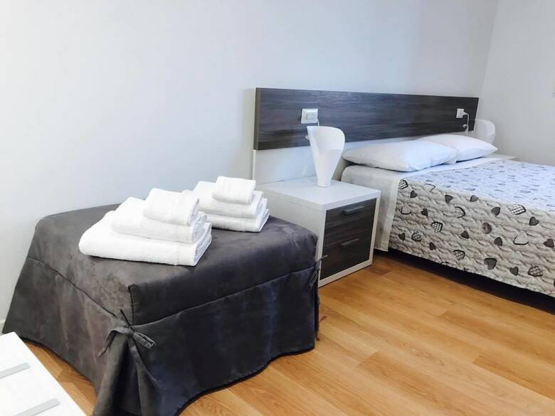 Hostal Four Rooms Guesthouse