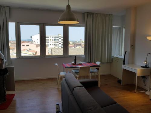 Four Rooms Apartments