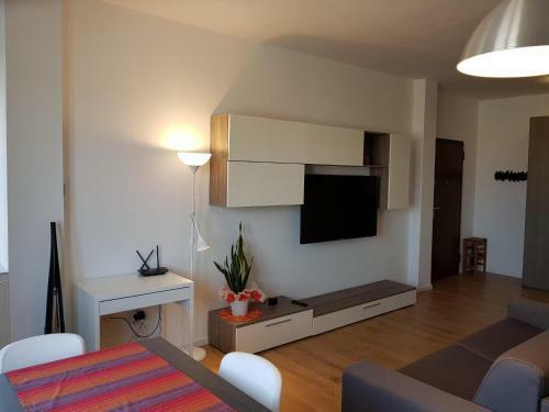 Four Rooms Apartments