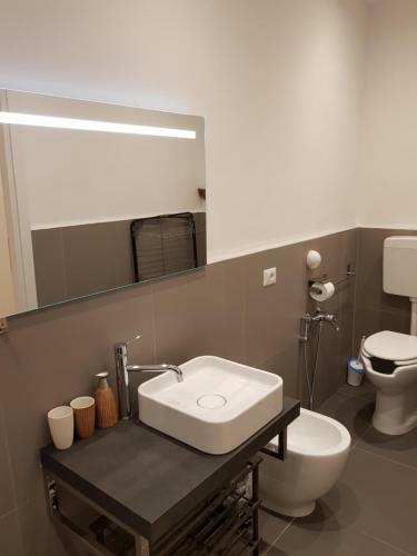 Hostal Four Rooms Light