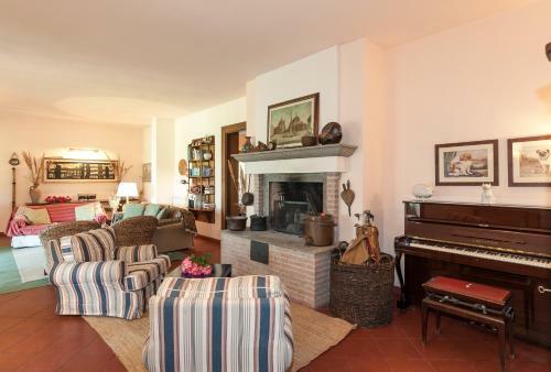 Otricoli Villa Sleeps 8 Pool Wifi
