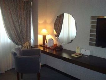 Le Grande Plaza Hotel