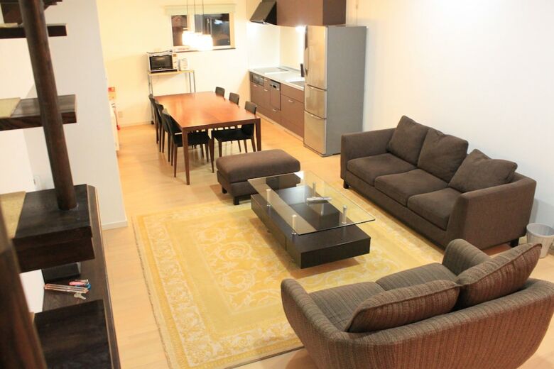 Tsuru Apartments