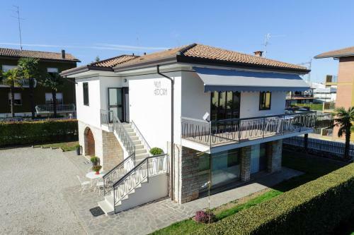 Villa Azdora
