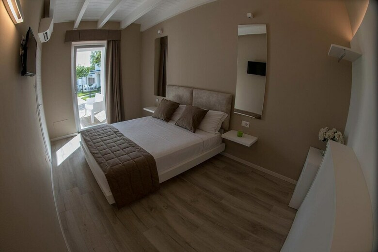 Aurora Aparthotel