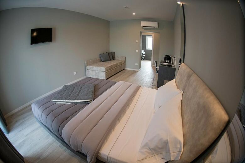 Aurora Aparthotel