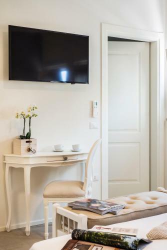 Hostal Riviera Carducci Rooms
