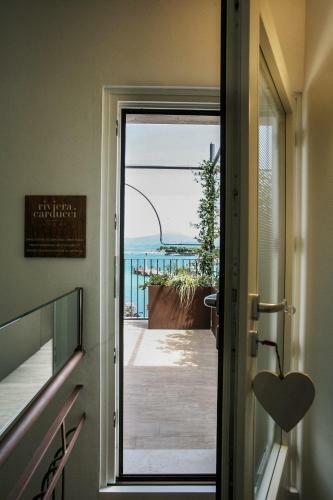 Hostal Riviera Carducci Rooms