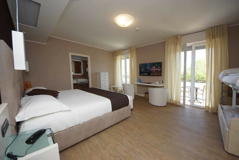 Hotel Clarin 14 By Dori