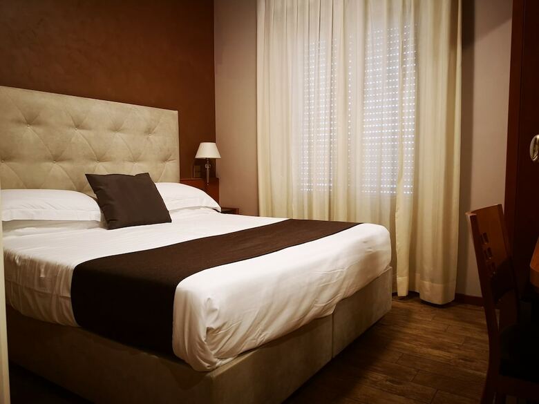Hotel Clarin 14 By Dori