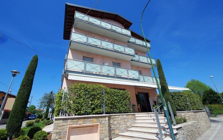 Hotel Clarin 14 By Dori