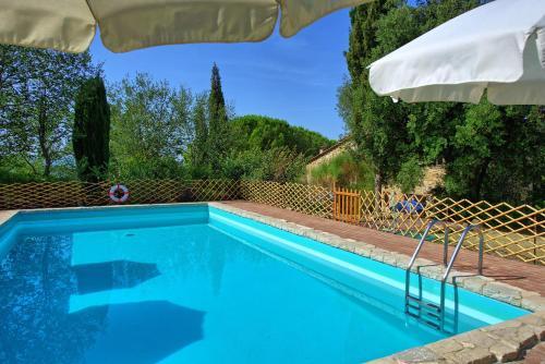 Pignano Villa Sleeps 12 Pool Wifi