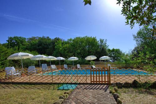 Pignano Villa Sleeps 12 Pool Wifi