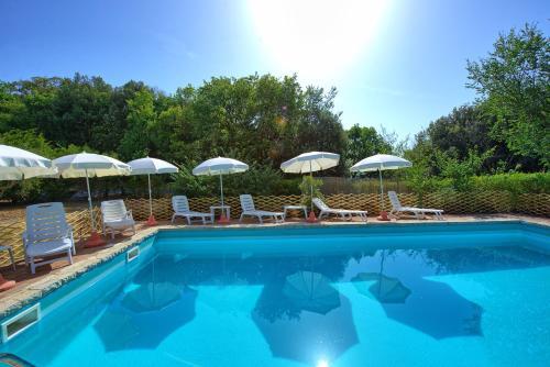 Pignano Villa Sleeps 12 Pool Wifi