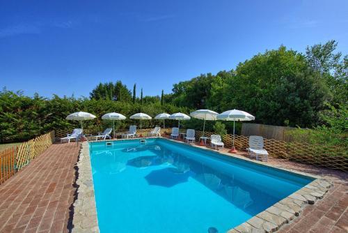 Pignano Villa Sleeps 12 Pool Wifi