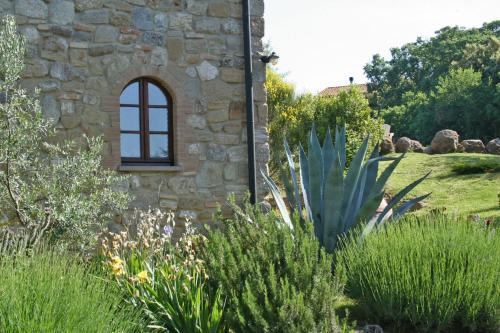 Pignano Villa Sleeps 12 Pool Wifi