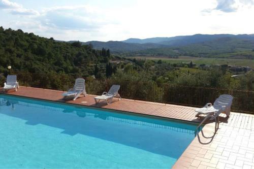 Pieve A Presciano Villa Sleeps 8 Pool