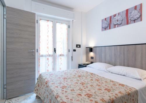 Hotel Saint Tropez - Pineto