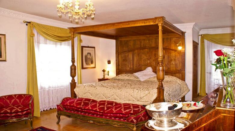 Hotel La Belle Evoque