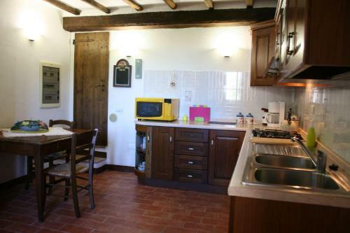 Piegaio Basso Villa Sleeps 16 Pool Wifi