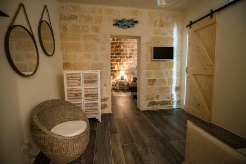 Home Village B&B