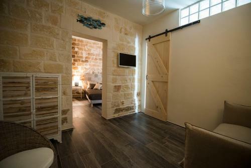 Home Village B&B