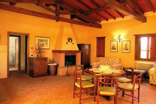 Ponte A Poppi Villa Sleeps 17 Pool Wifi