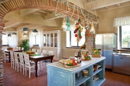 Ponte A Poppi Villa Sleeps 17 Pool Wifi