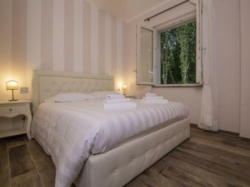 Poppi Villa Sleeps 12 Pool Wifi