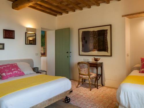 Radicofani Villa Sleeps 11 Pool Wifi