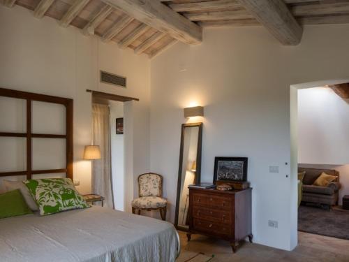 Radicofani Villa Sleeps 11 Pool Wifi