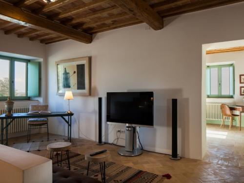 Radicofani Villa Sleeps 11 Pool Wifi