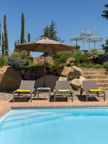 Radicofani Villa Sleeps 11 Pool Wifi