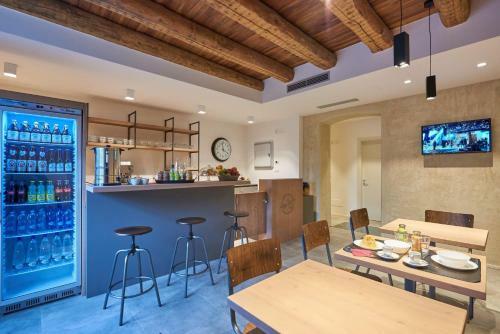 Hostal Albola Suite Holiday Apartments