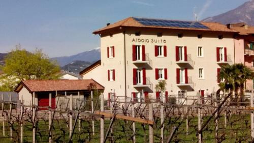 Hostal Albola Suite Holiday Apartments