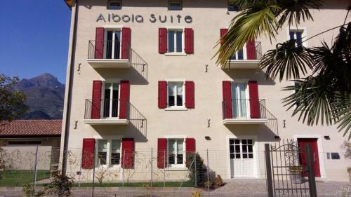 Hostal Albola Suite Holiday Apartments