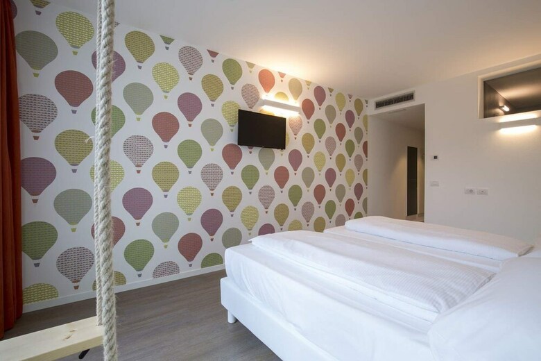 Hotel Holiday IV Gardan