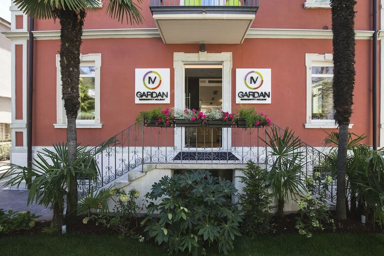Hotel Holiday IV Gardan