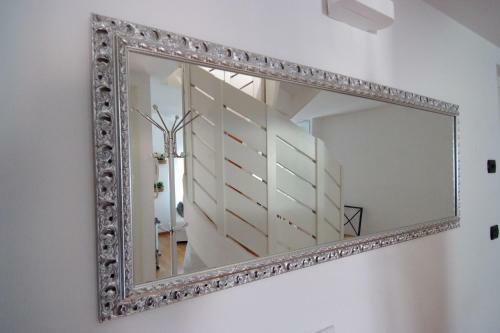 White Residence Apartment