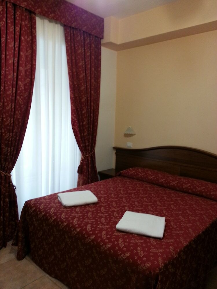Hostal Guesthouse Alex II