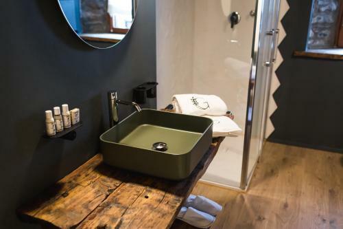 Hostal Granuit Room & Breakfast